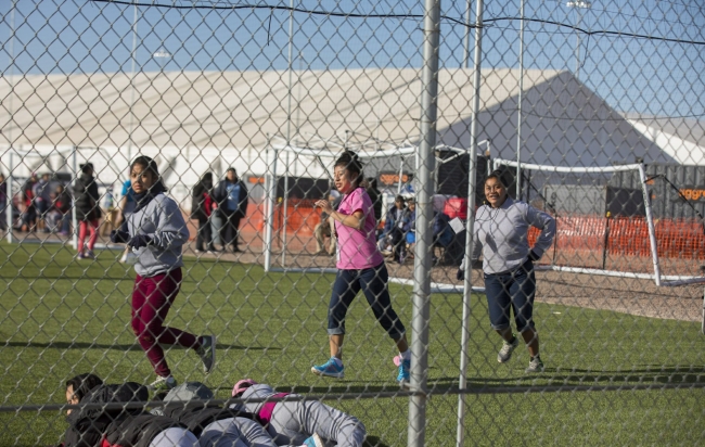 ABD'deki gözaltı kamplarında tutulan göçmenler risk altında
